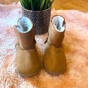 Boots for baby size 4